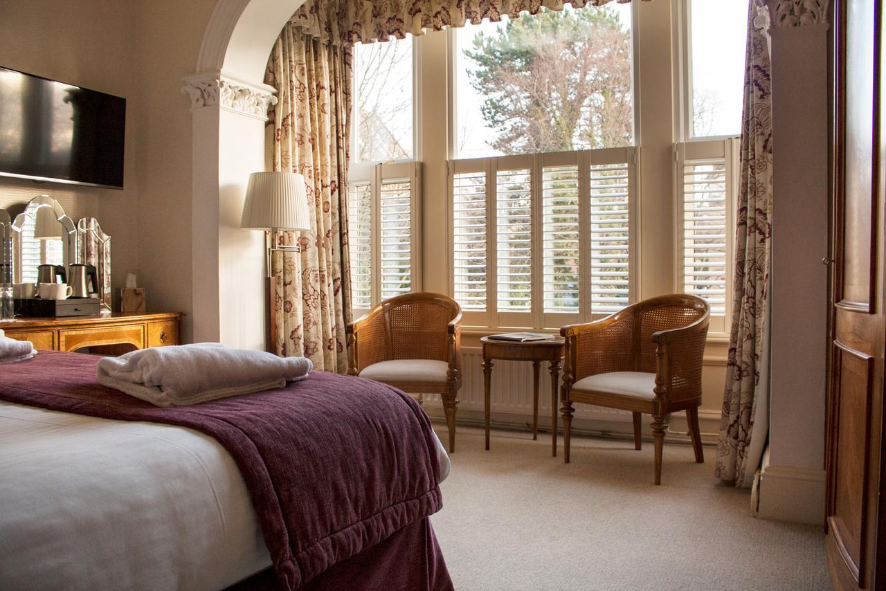 Ascot House Hotel ฮาร์โรเกต ภายนอก รูปภาพ